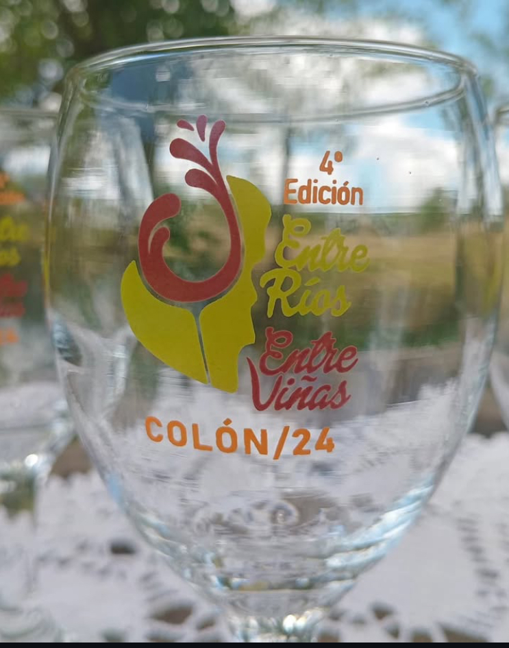 Calcos vitrificables en copas de vidrio